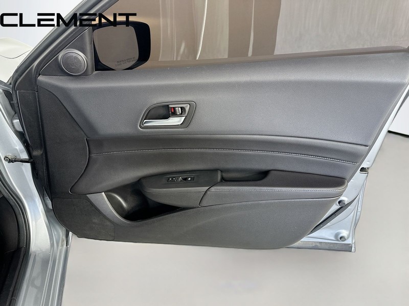Acura ILX Vehicle Full-screen Gallery Image 35