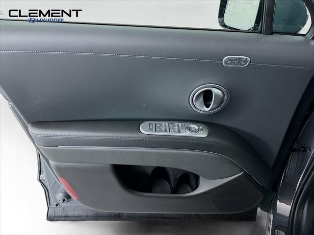 Hyundai Palisade Vehicle Full-screen Gallery Image 25