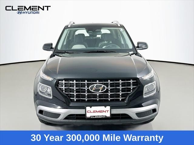 Hyundai Venue Vehicle Full-screen Gallery Image 2