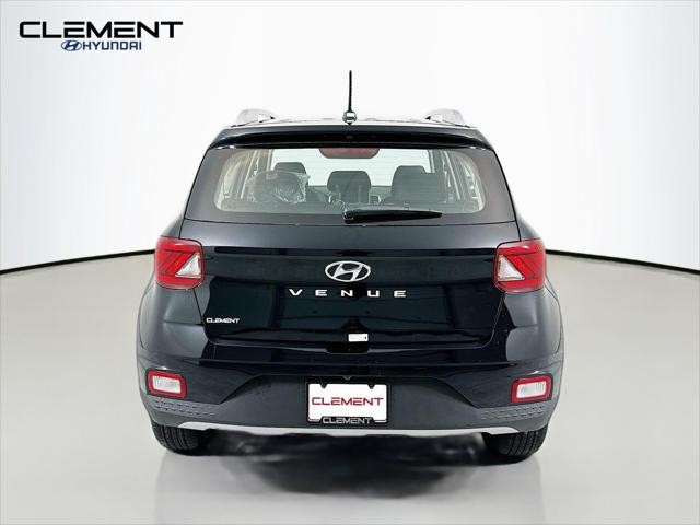 Hyundai Venue Vehicle Full-screen Gallery Image 7