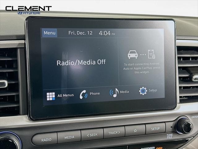 Hyundai Venue Vehicle Full-screen Gallery Image 17
