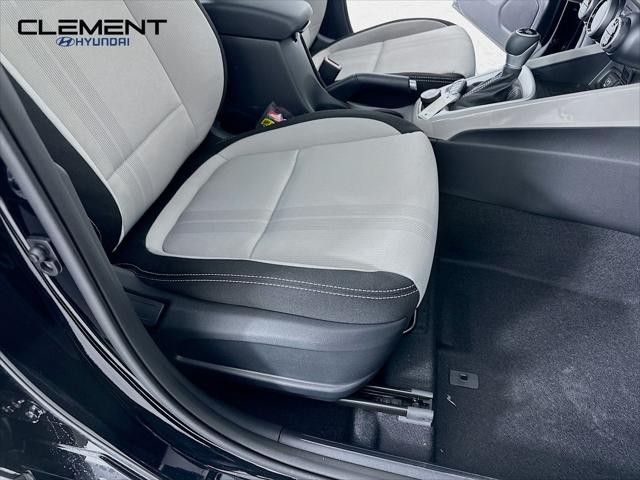 Hyundai Venue Vehicle Full-screen Gallery Image 29