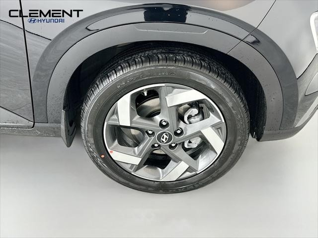 Hyundai Venue Vehicle Full-screen Gallery Image 32