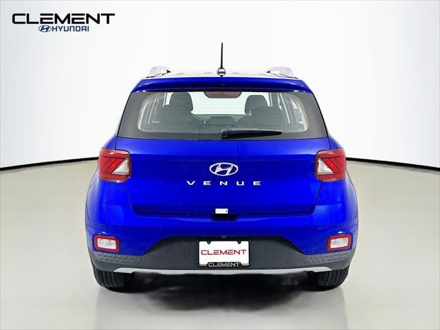 Hyundai Venue Vehicle Full-screen Gallery Image 7