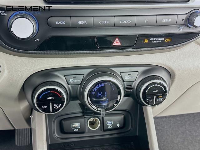 Hyundai Venue Vehicle Full-screen Gallery Image 19