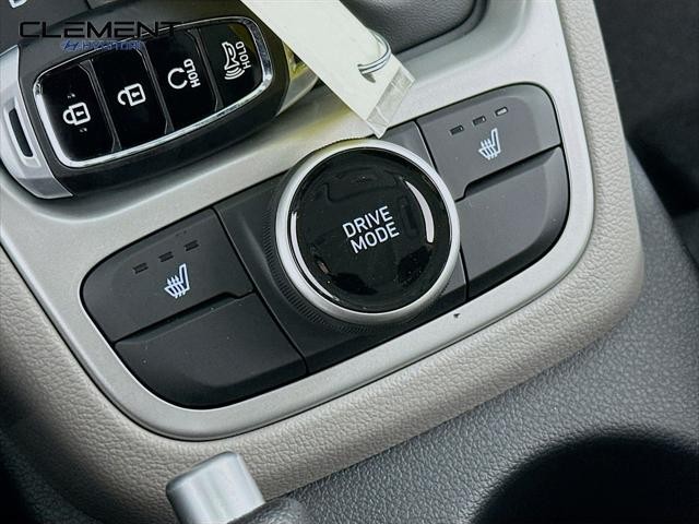 Hyundai Venue Vehicle Full-screen Gallery Image 20