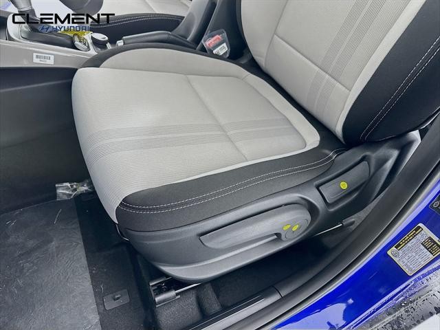 Hyundai Venue Vehicle Full-screen Gallery Image 25