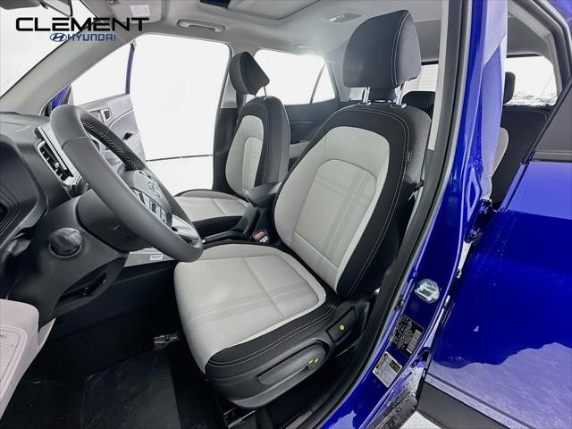 Hyundai Venue Vehicle Full-screen Gallery Image 26