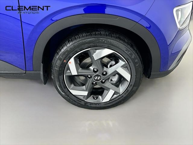 Hyundai Venue Vehicle Full-screen Gallery Image 32