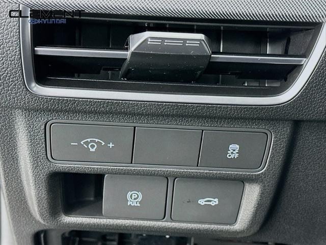 Hyundai Sonata Vehicle Full-screen Gallery Image 12