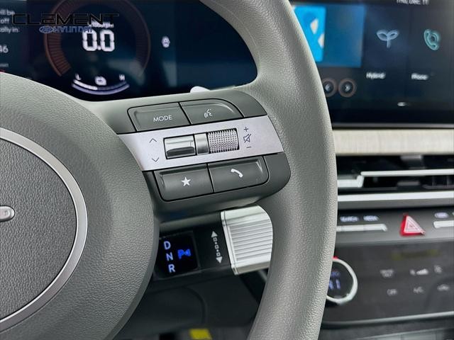 Hyundai Sonata Hybrid Vehicle Full-screen Gallery Image 15