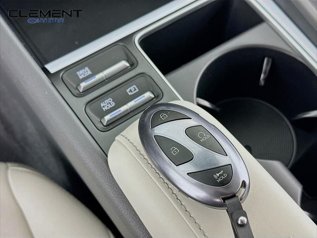 Hyundai Sonata Hybrid Vehicle Full-screen Gallery Image 20