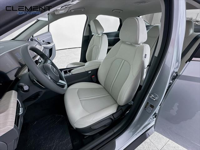 Hyundai Sonata Hybrid Vehicle Full-screen Gallery Image 24