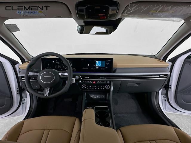 Hyundai Sonata Hybrid Vehicle Full-screen Gallery Image 11