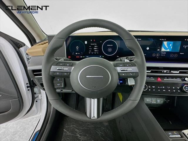 Hyundai Sonata Hybrid Vehicle Full-screen Gallery Image 13