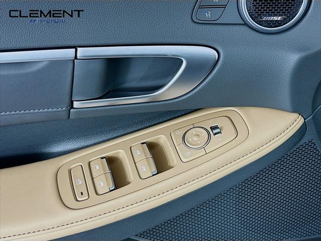 Hyundai Sonata Hybrid Vehicle Full-screen Gallery Image 24