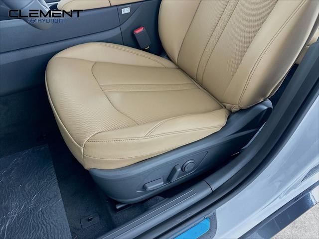 Hyundai Sonata Hybrid Vehicle Full-screen Gallery Image 26