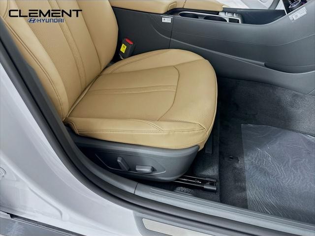 Hyundai Sonata Hybrid Vehicle Full-screen Gallery Image 30