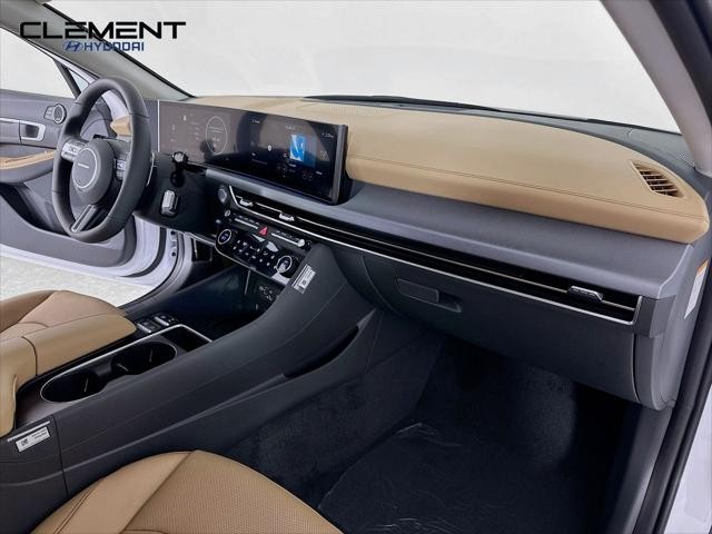 Hyundai Sonata Hybrid Vehicle Full-screen Gallery Image 31