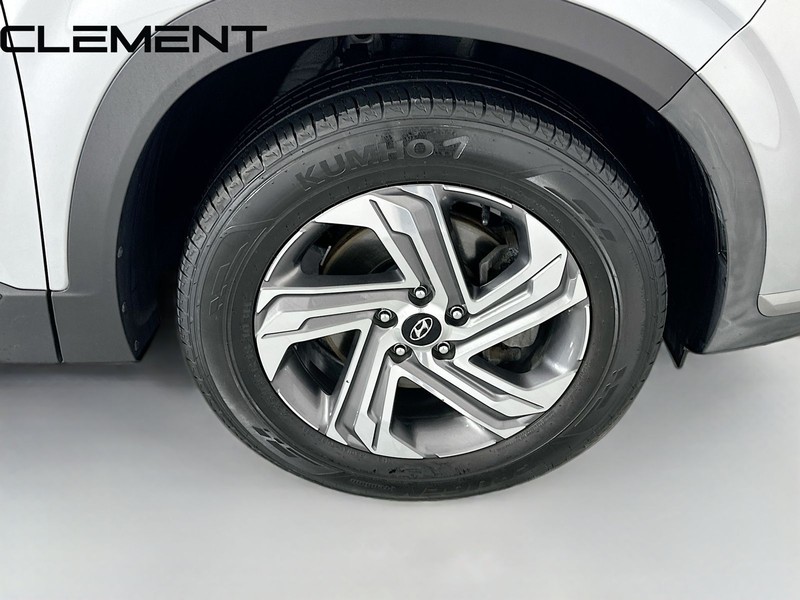 Hyundai Santa Fe Vehicle Full-screen Gallery Image 35