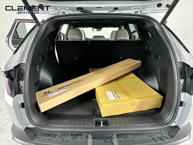 Hyundai Tucson Vehicle Full-screen Gallery Image 9