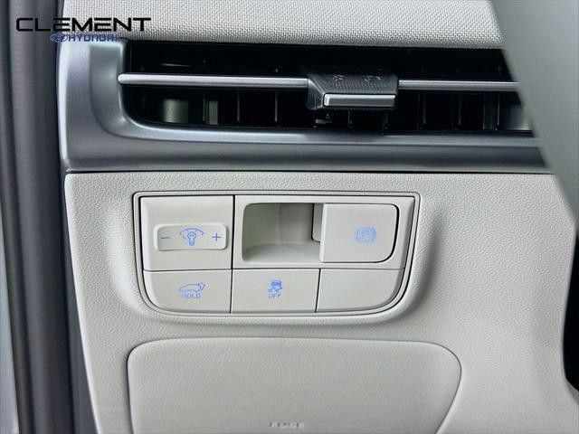 Hyundai Tucson Vehicle Full-screen Gallery Image 12