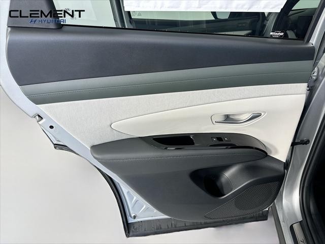 Hyundai Tucson Vehicle Full-screen Gallery Image 28