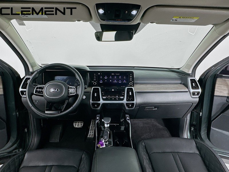 Kia Sorento Vehicle Image 11