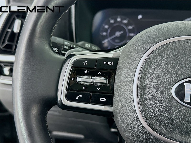 Kia Sorento Vehicle Image 14