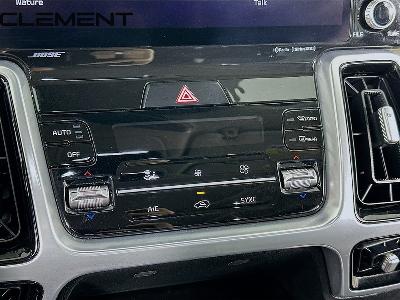 Kia Sorento Vehicle Image 21