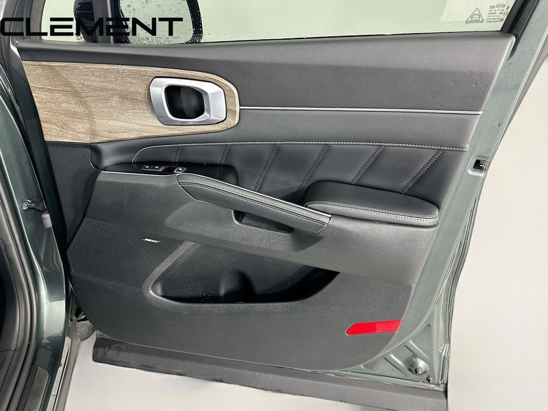 Kia Sorento Vehicle Image 37