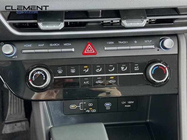 Hyundai Sonata Vehicle Full-screen Gallery Image 19