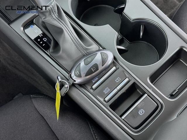 Hyundai Sonata Vehicle Full-screen Gallery Image 20