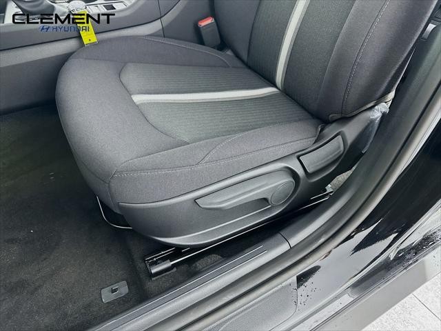 Hyundai Sonata Vehicle Full-screen Gallery Image 23