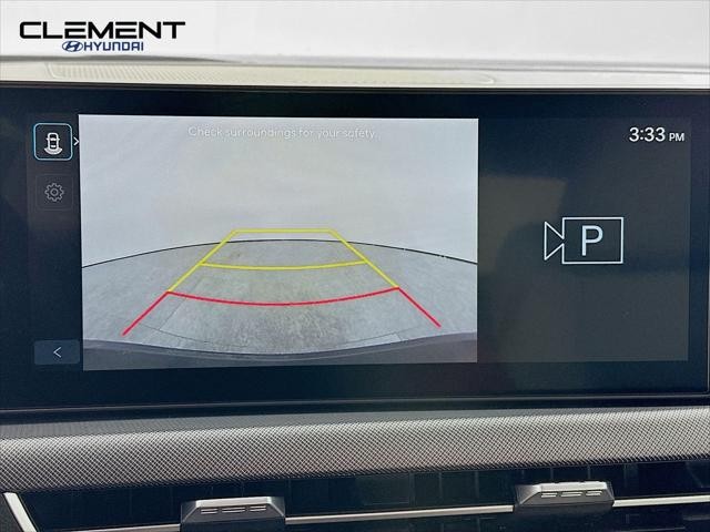 Hyundai Sonata Vehicle Full-screen Gallery Image 18