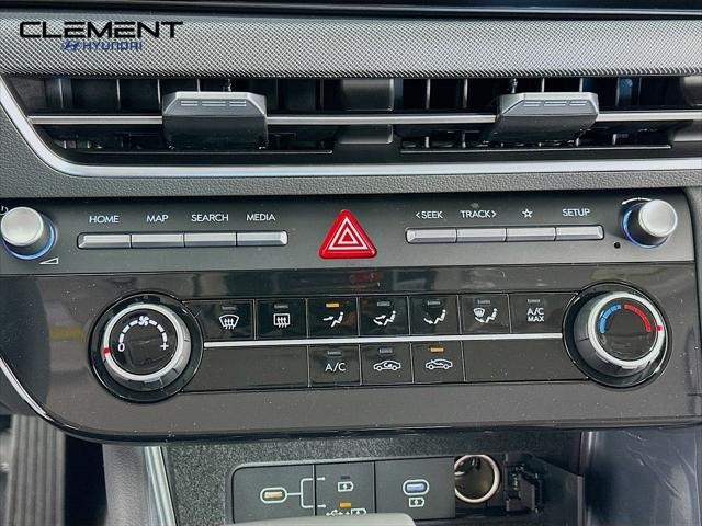 Hyundai Sonata Vehicle Full-screen Gallery Image 19