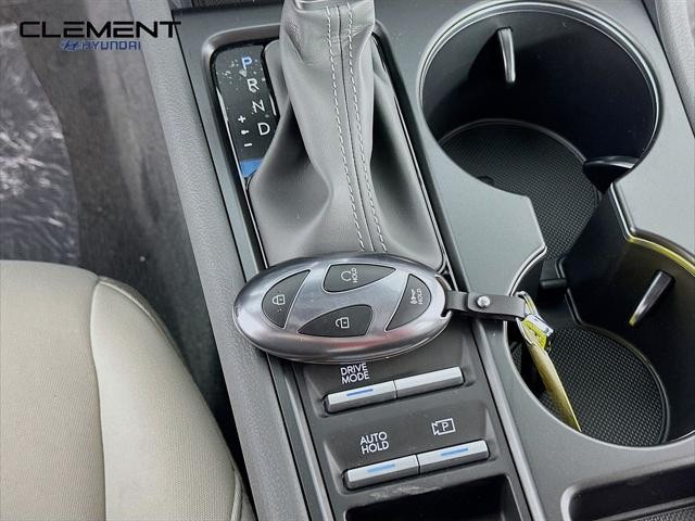 Hyundai Sonata Vehicle Full-screen Gallery Image 20