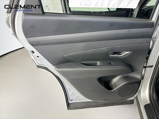 Hyundai Tucson Vehicle Full-screen Gallery Image 26