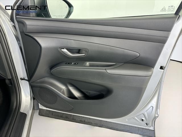 Hyundai Tucson Vehicle Full-screen Gallery Image 30