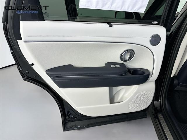 Hyundai Palisade Hybrid Vehicle Full-screen Gallery Image 28