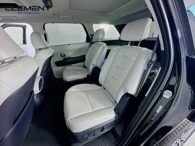 Hyundai Palisade Hybrid Vehicle Full-screen Gallery Image 29