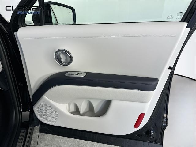 Hyundai Palisade Hybrid Vehicle Full-screen Gallery Image 33