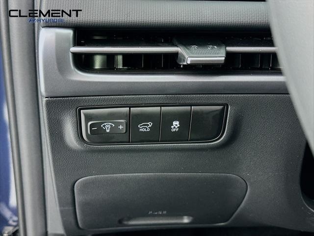 Hyundai Tucson Vehicle Full-screen Gallery Image 12