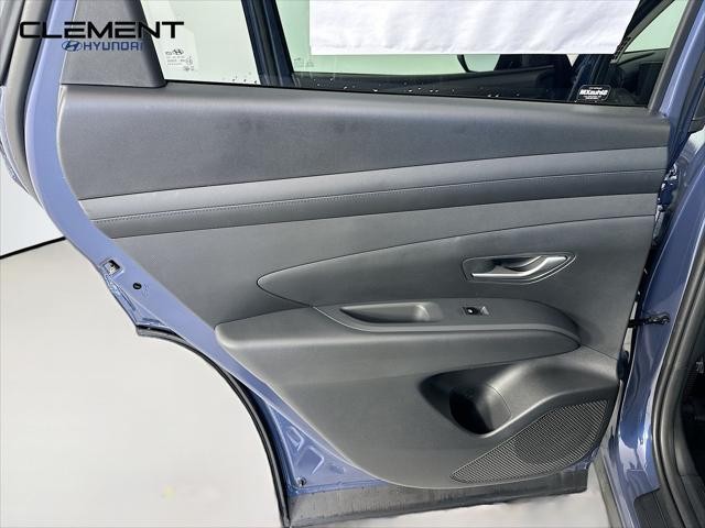 Hyundai Tucson Vehicle Full-screen Gallery Image 26