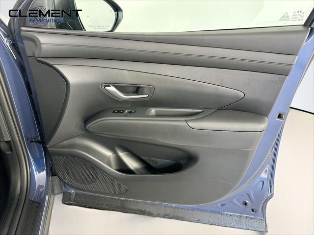 Hyundai Tucson Vehicle Full-screen Gallery Image 30