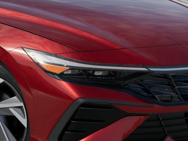 Hyundai Elantra Vehicle Image 09