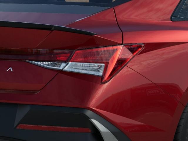 Hyundai Elantra Vehicle Image 10