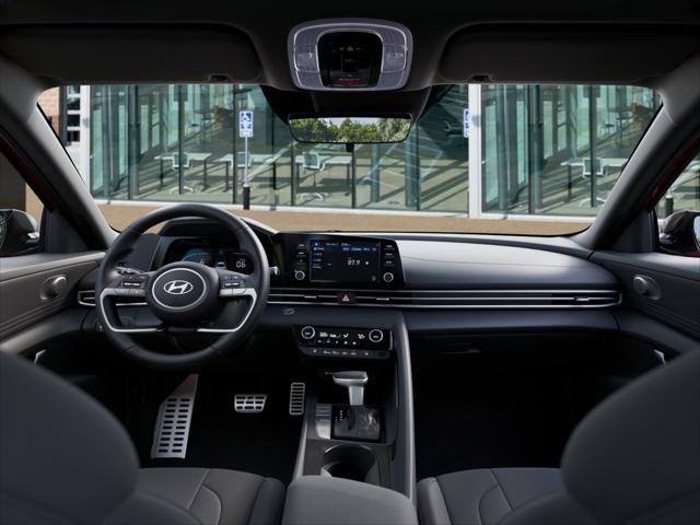 Hyundai Elantra Vehicle Image 11