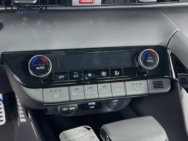 Hyundai Elantra Vehicle Image 19