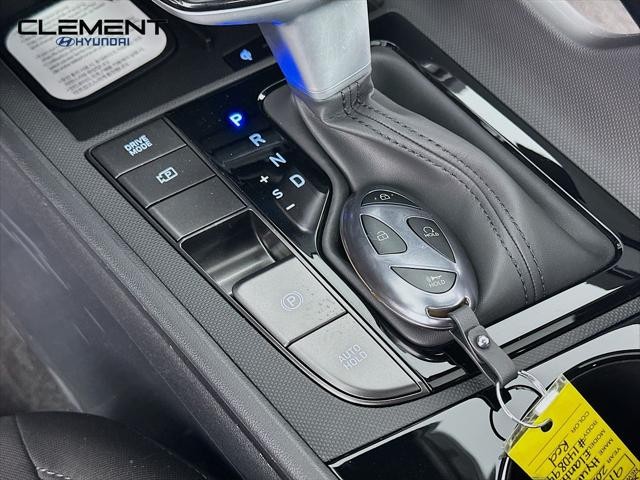 Hyundai Elantra Vehicle Image 21